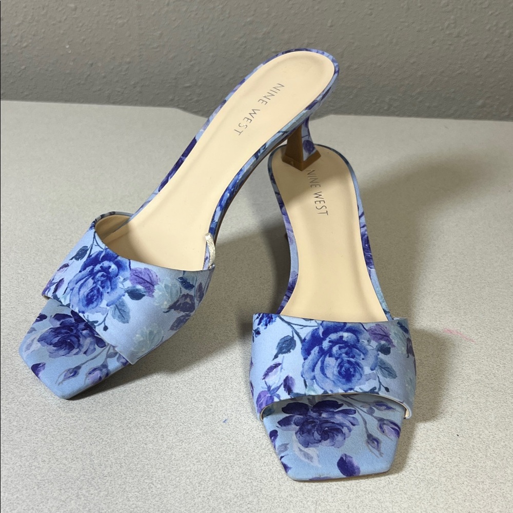 Nine West Floral Blue Heels - Picture 5 of 8